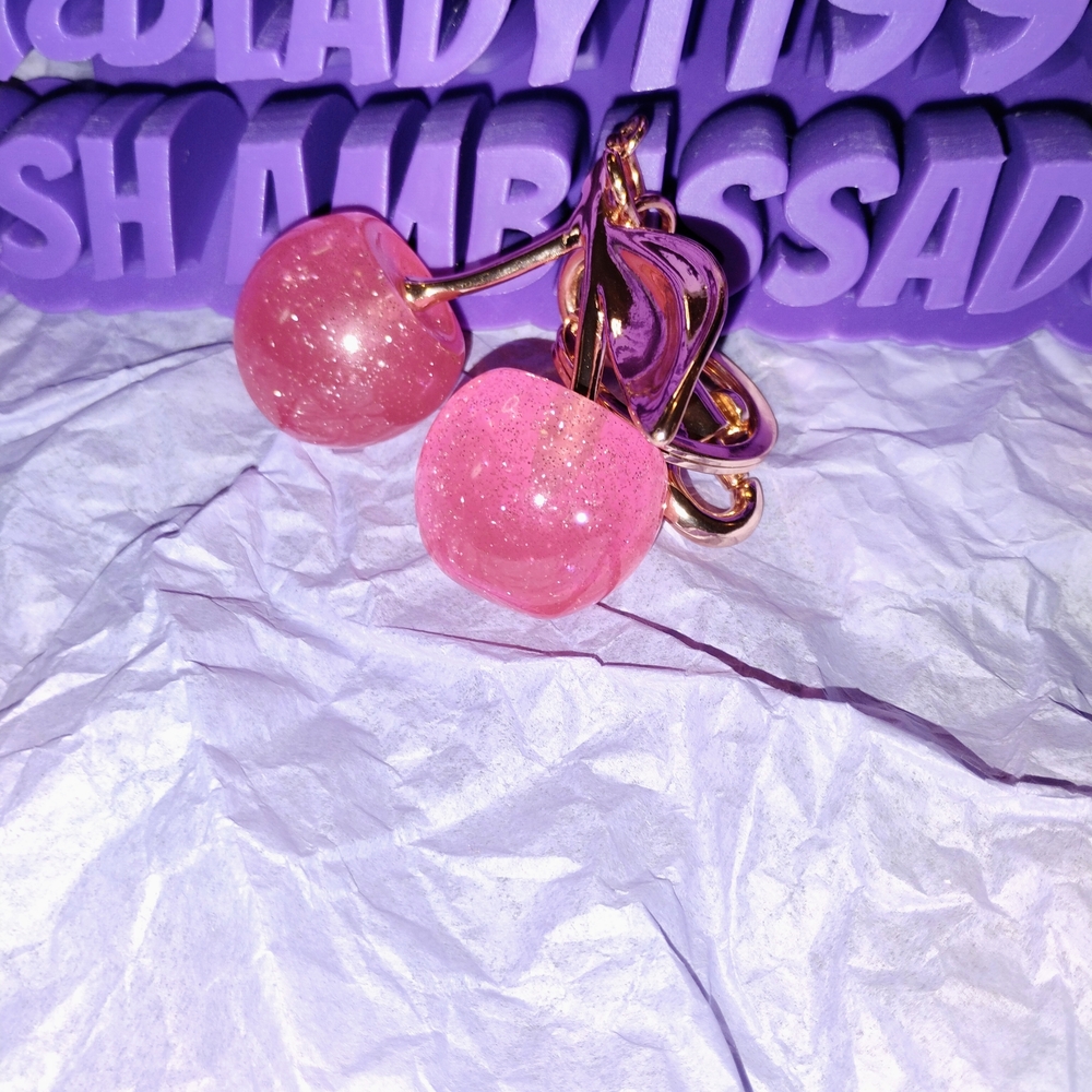 Source Unknown Pink and Rose Gold Cherry Keychain Holder - Picture 2 of 3